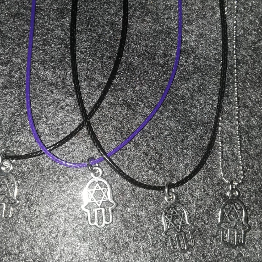 Star of David in hand necklace/ New - Picture 2 of 5